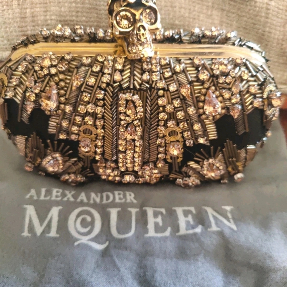 $3750 Retail ALEXANDER MCQUEEN Mesh Satin Crystal Embellished Box Clutch Gold